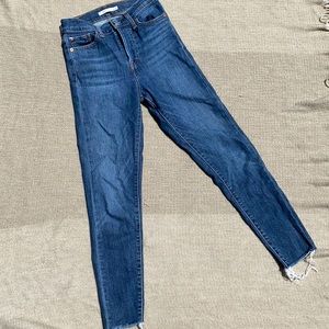 Levis High Waisted skinny raw hem